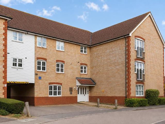 Flat for sale in Epping, Essex