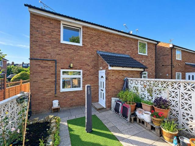 Flat for sale in Whitemoor, Warwick