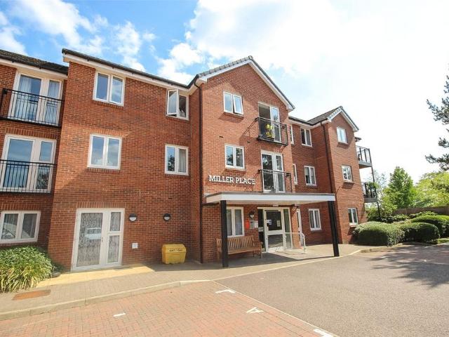 Flat for sale in Bedford