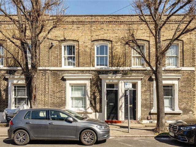 Flat for sale in Stepney, Greater London