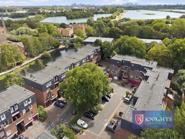 Flat for sale in Tottenham Hale, Greater London