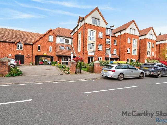 Flat for sale in Wake Green, West Midlands