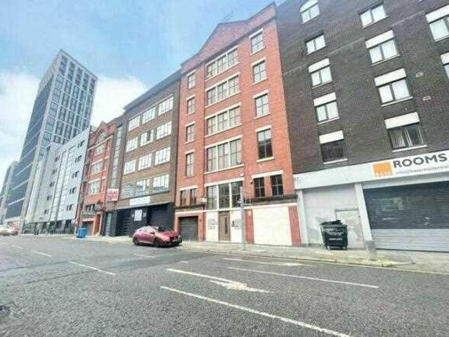Flat for sale in Calderstones