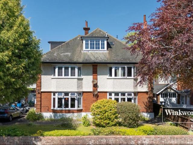 Flat for sale in Boscombe, Bournemouth