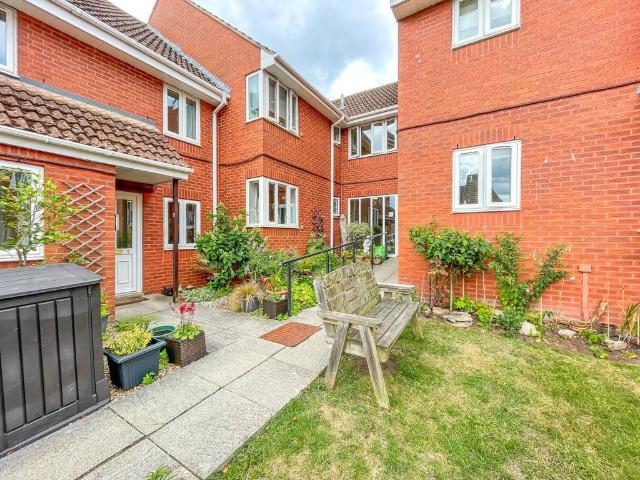 Flat for sale in North Weston, Portishead