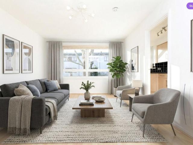 Flat for sale in Bromley-by-Bow, Bow