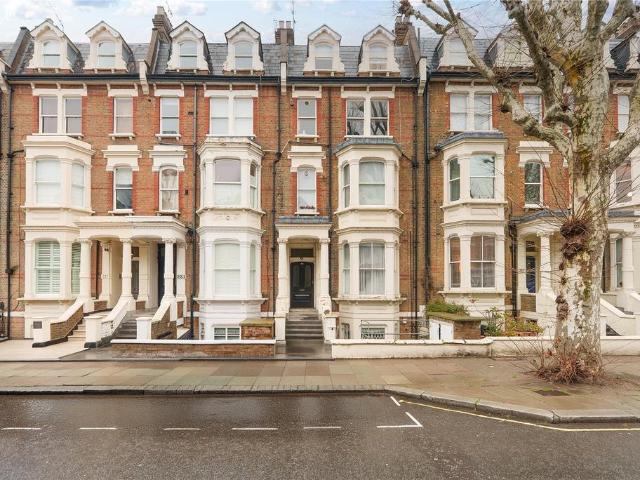 Flat for sale in Kensal Town, Greater London