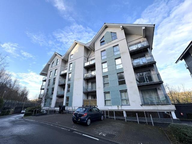 Flat for sale in Nangreaves, Wales