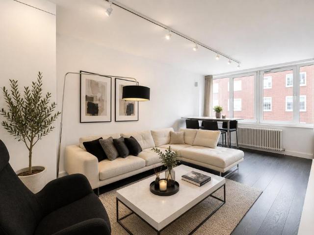 Flat for sale in Chelsea, Greater London