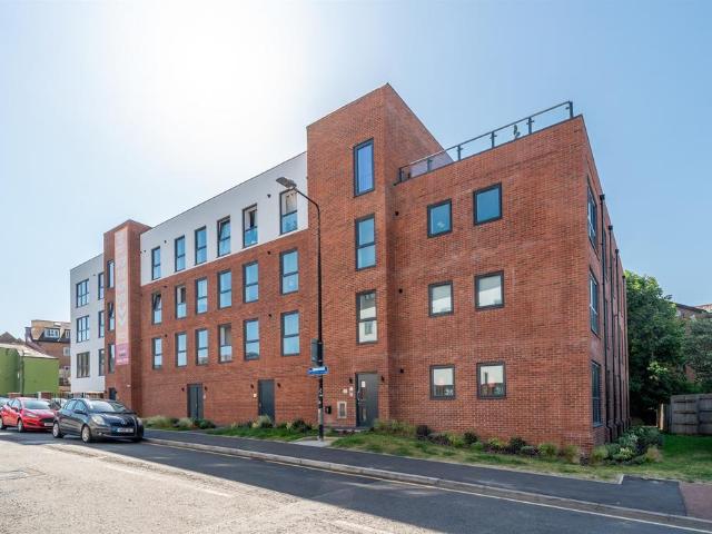 Flat for sale in Walton, Aylesbury