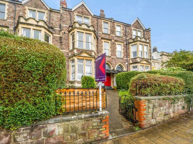 Flat for sale in Cliftonwood, Bristol