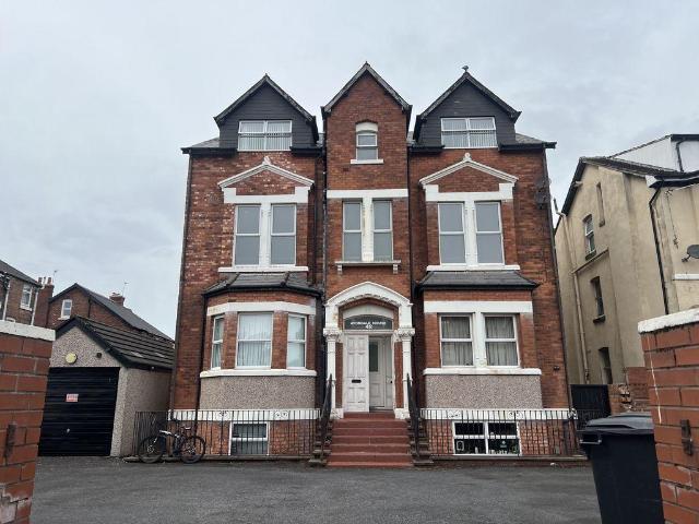 Flat for sale in Meols Cop, Southport