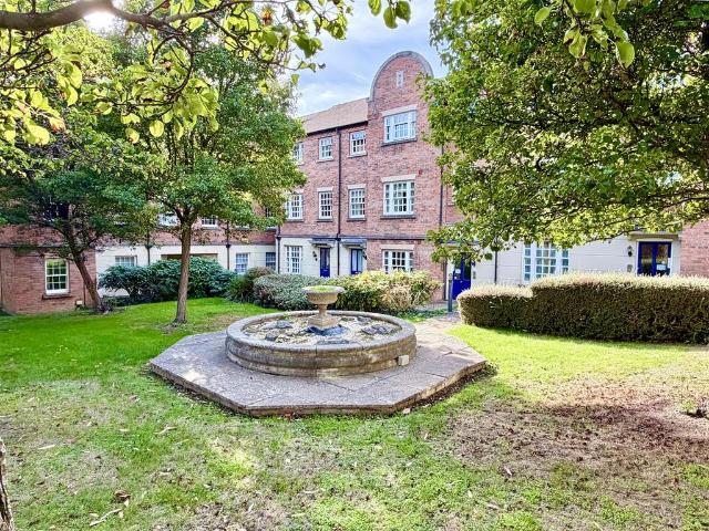 Flat for sale in Coleham, Shrewsbury