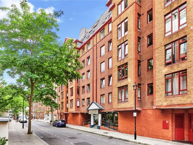 Flat for sale in Westminster, Greater London