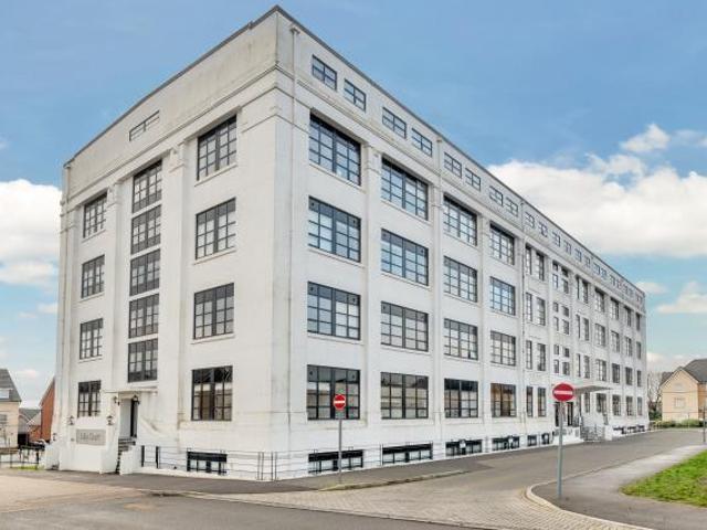Flat for sale in Chapel Gate, Basingstoke and Deane