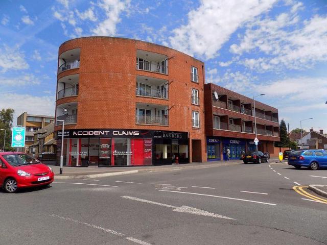 Flat for sale in Slough