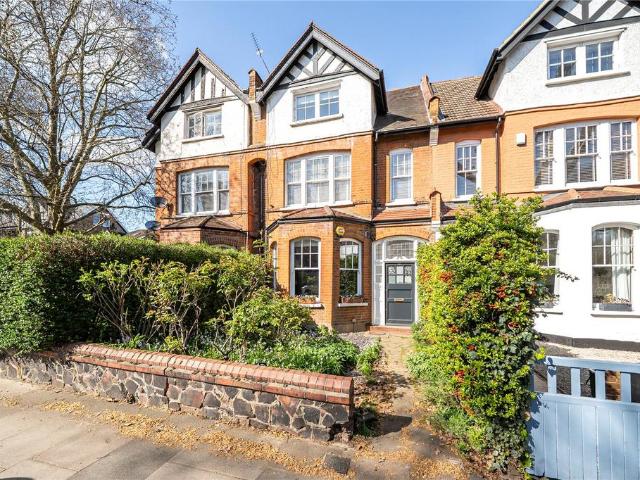 Flat for sale in Hornsey, Greater London