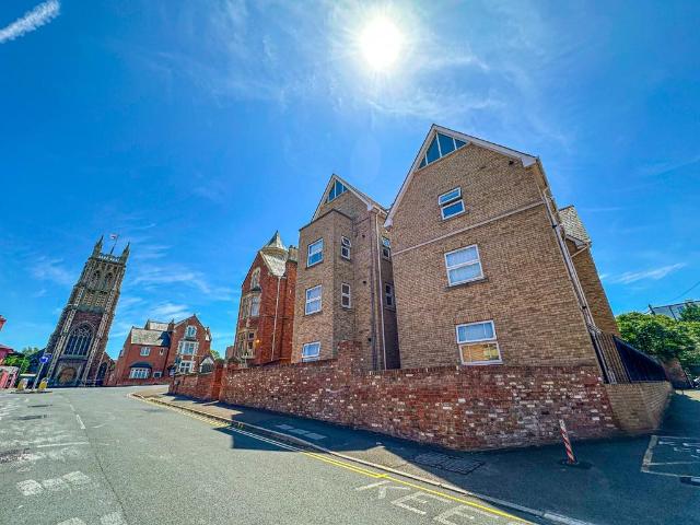 Flat for sale in Wilton, Rumwell