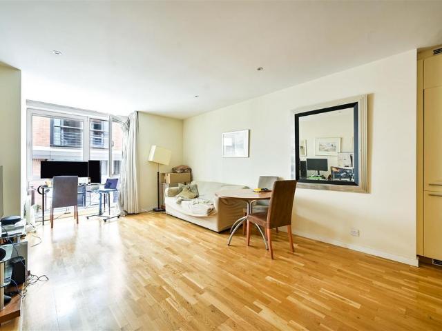 Flat for sale in Blackfriars, Lyons