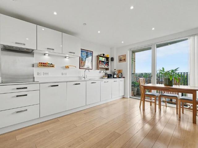 Flat for sale in Clapton, Lower Clapton