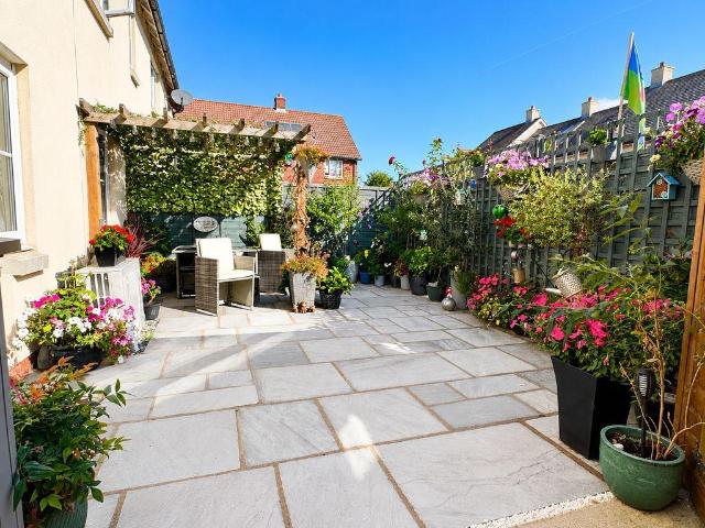 Flat for sale in Bersted, Clapham
