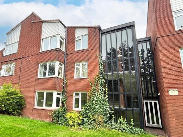 Flat for sale in Hollinswood, Telford