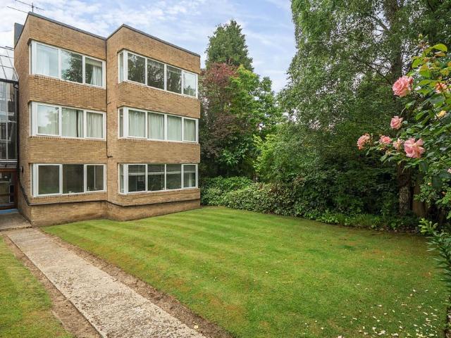 Flat for sale in Bromley Park, Greater London