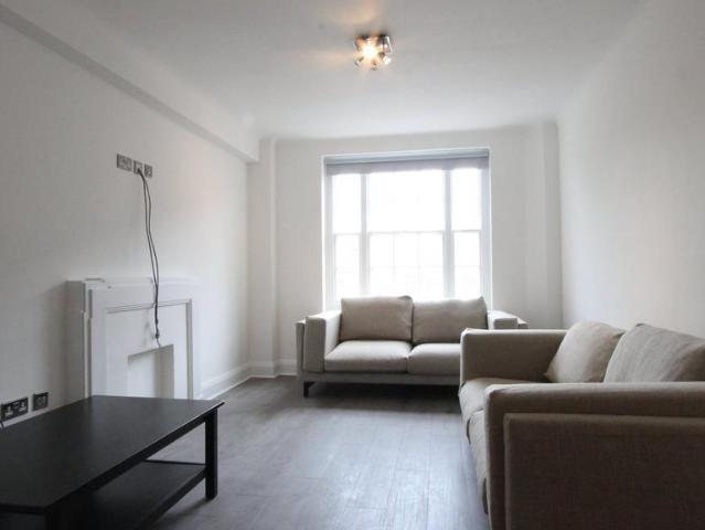 Flat for sale in Marylebone, Greater London