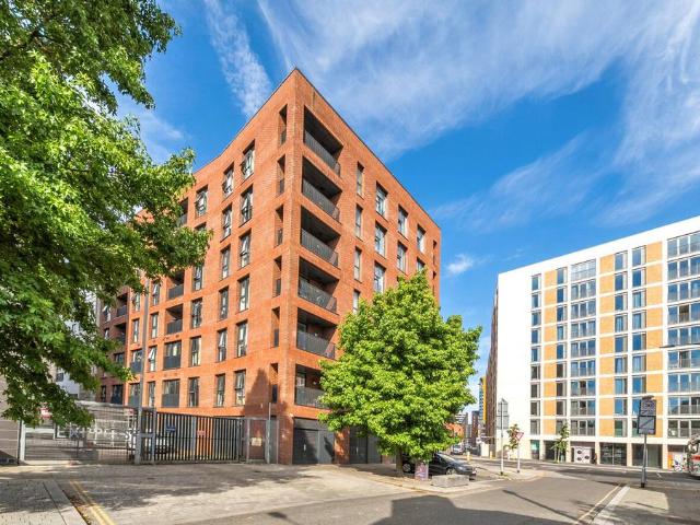 Flat for sale in Georgia, Greater Manchester
