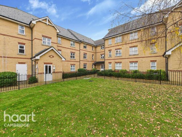 Flat for sale in Arbury, Cambridgeshire