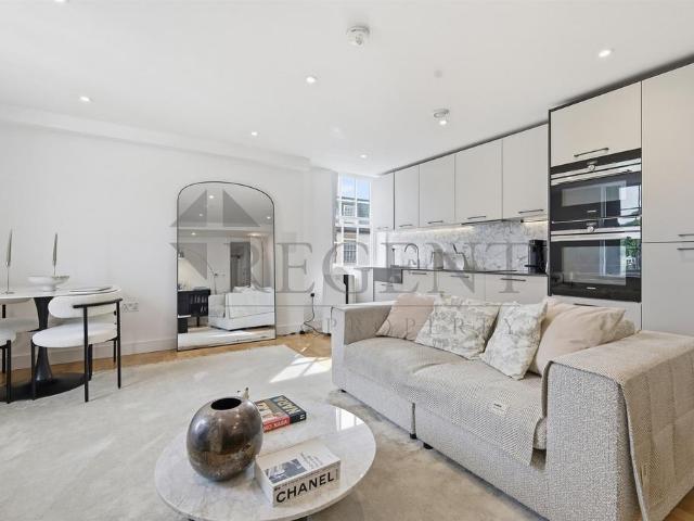 Flat for sale in West Kensington, Greater London