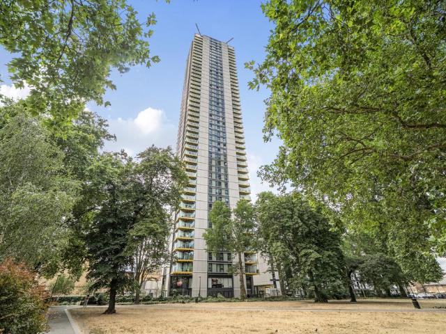 Flat for sale in Elephant and Castle, Greater London
