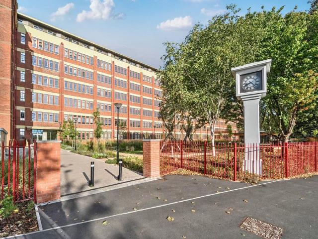 Flat for sale in Bell Farm, High Field