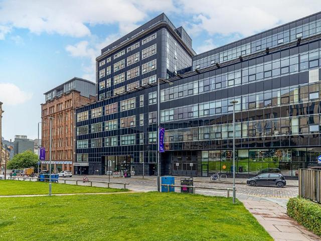 Flat for sale in Merchant City, Scotland