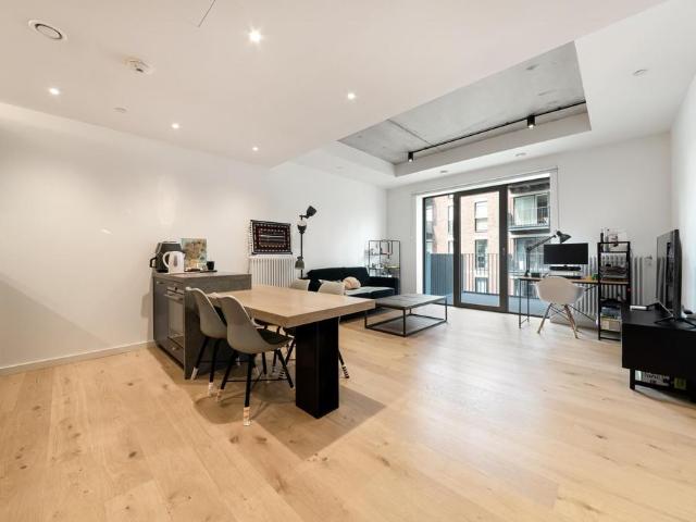 Flat for sale in Goodluck Hope, Blackwall