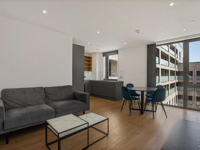 Flat for sale in Aberfeldy Village, Blackwall