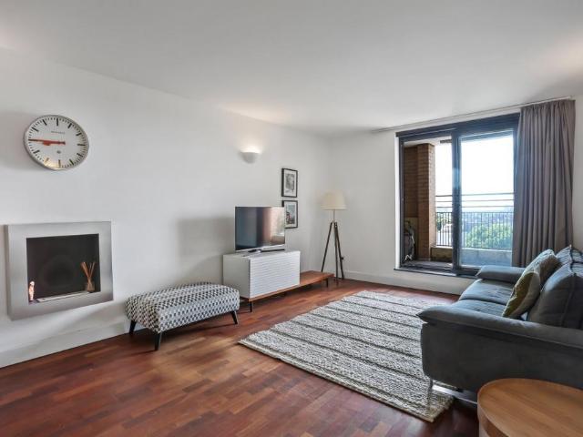 Flat for sale in South Kensington, Greater London