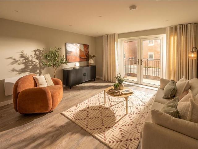Flat for sale in Heol-las, Surrey
