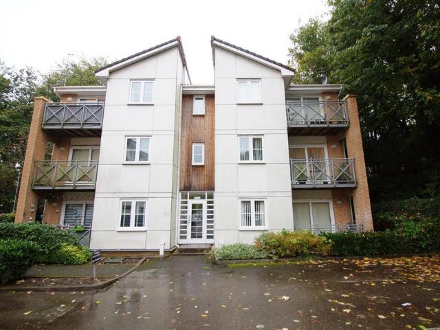 Flat for sale in Hyde, Tameside