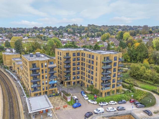 Flat for sale in London Borough of Croydon, Greater London