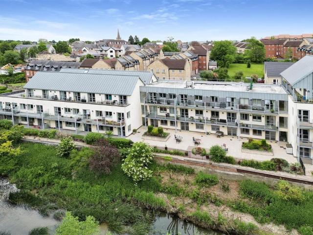 Flat for sale in Chippenham, Wiltshire
