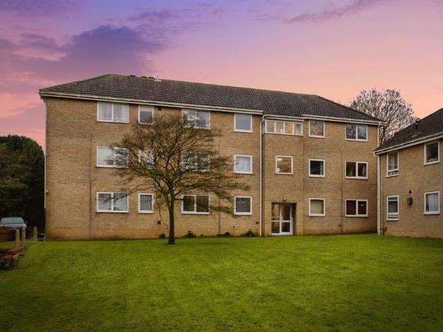 Flat for sale in Midway, Kent