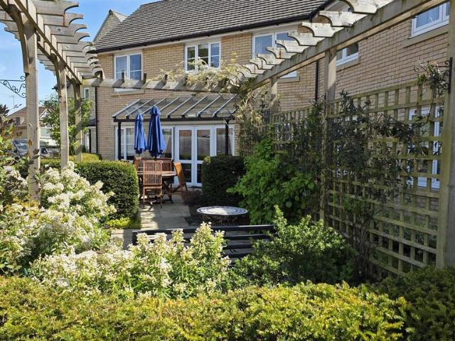 Flat for sale in Chesterton, Fossebridge