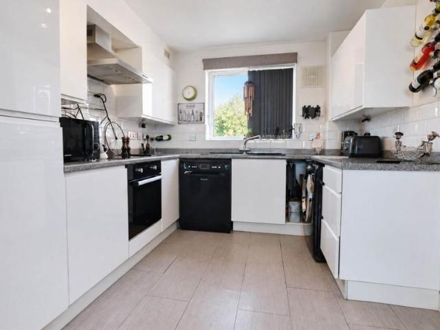 Flat for sale in Birchwood, Welwyn Hatfield