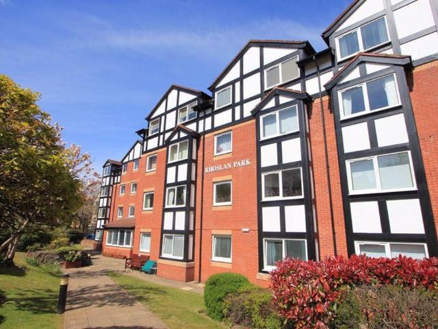 Flat for sale in Colwyn Bay, Wales
