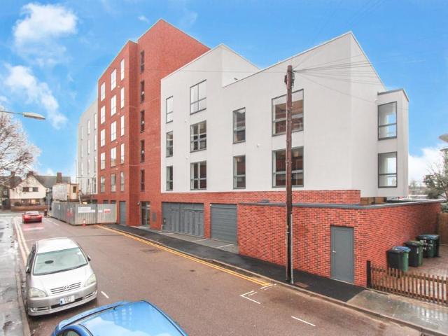 Flat for sale in North Watford
