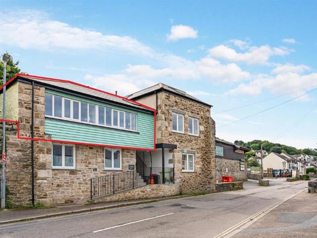 Flat for sale in Penryn, Cornwall