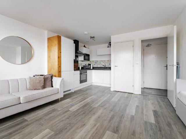 Flat for sale in East Bank, Norfolk