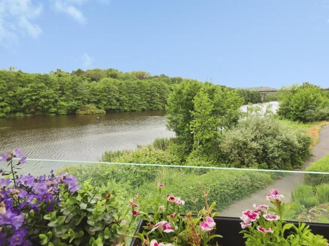 Flat for sale in Cardiff International Sports Village, Falcon Lodge