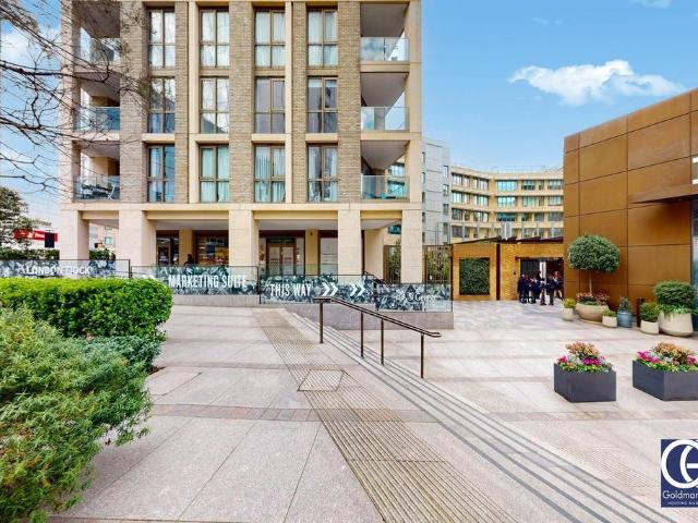 Flat for sale in St. George in the East, Wapping